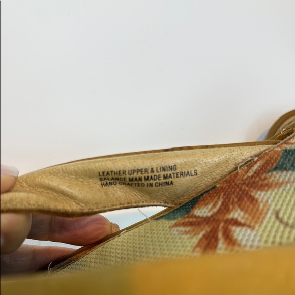 Born Tan Leather Men's Sandals, Size 10 - Picture 4 of 4